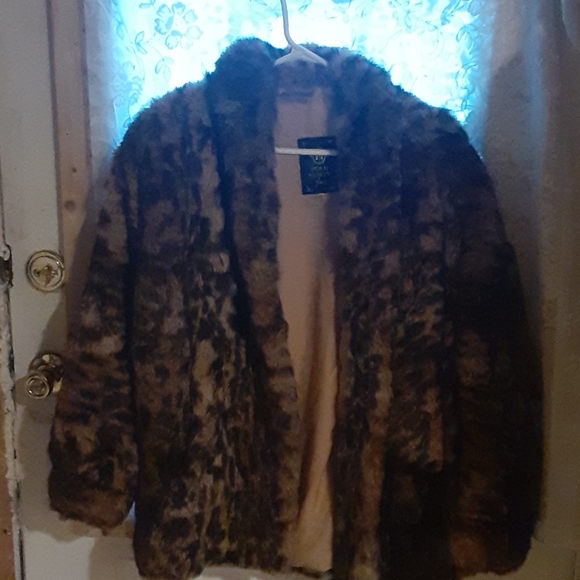 Polo Norte rabbit fur vintage leopard design